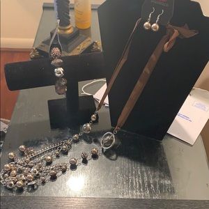All the trimmings necklace set